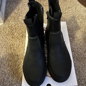 Blowfish Malibu. Size 7